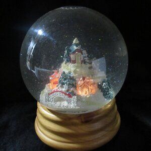 Vintage 1991 Winterland Lighted Musical Snow Globe